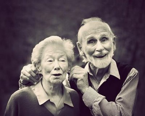 Bộ ảnh tình yêu người già thật đẹp, lãng mạn