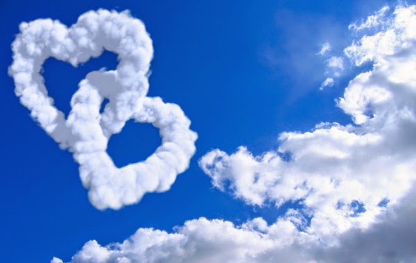 Thơ lục bát họa ảnh đám mây tạo hình trái tim